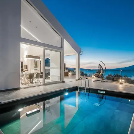 Luxury Cavo Mare Meltemi With Private Pool&jacuzzi Villa